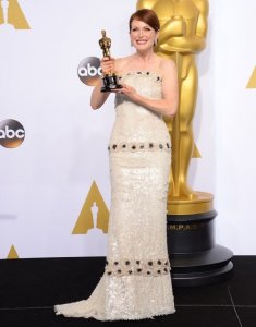 Julianne-Moore-Oscar-gala-2015
